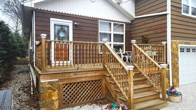 106 Maxim Dr, Hopatcong Boro, NJ 07843