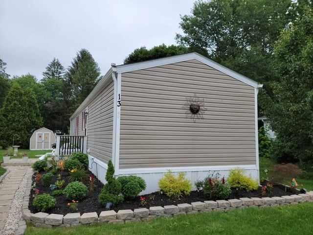 13 Valiant Drive, Coventry, RI 02816