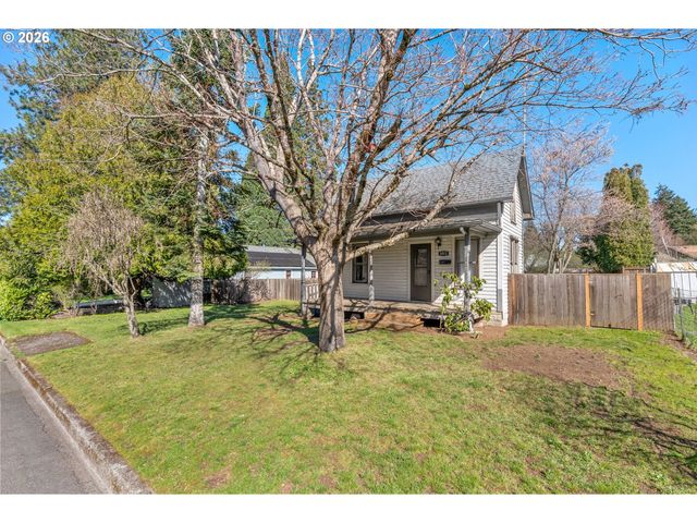 1011 5th St, Hood River, OR 97031