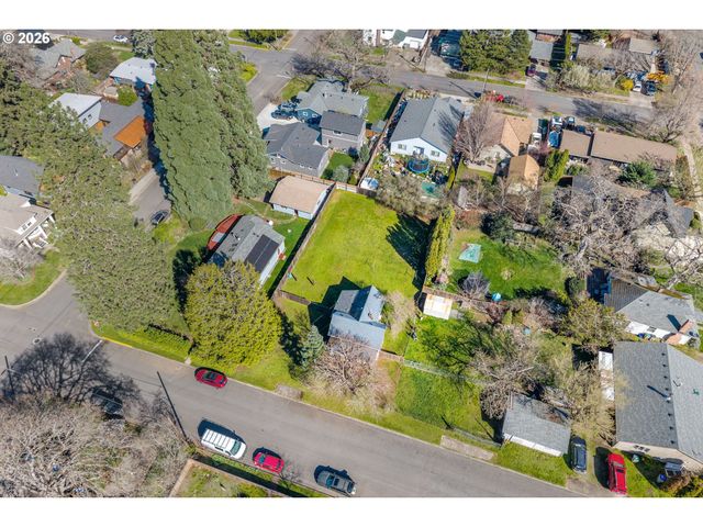 1011 5th St, Hood River, OR 97031