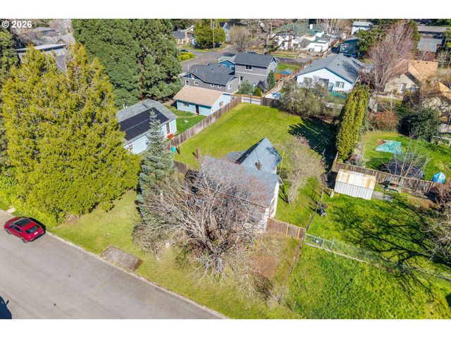 1011 5th St, Hood River, OR 97031