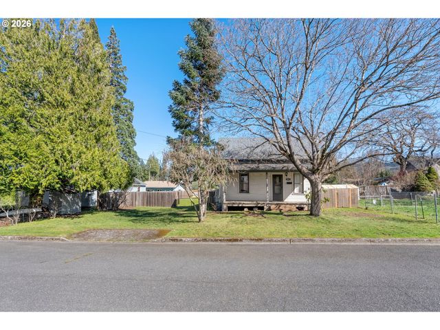 1011 5th St, Hood River, OR 97031