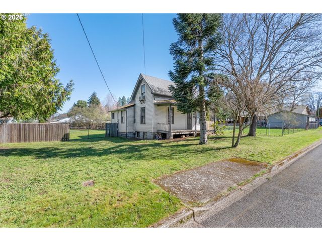 1011 5th St, Hood River, OR 97031