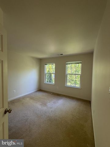 12489 PFITZNER CT, Woodbridge, VA 22192