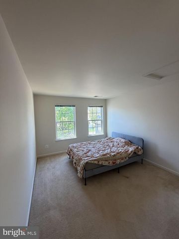 12489 PFITZNER CT, Woodbridge, VA 22192