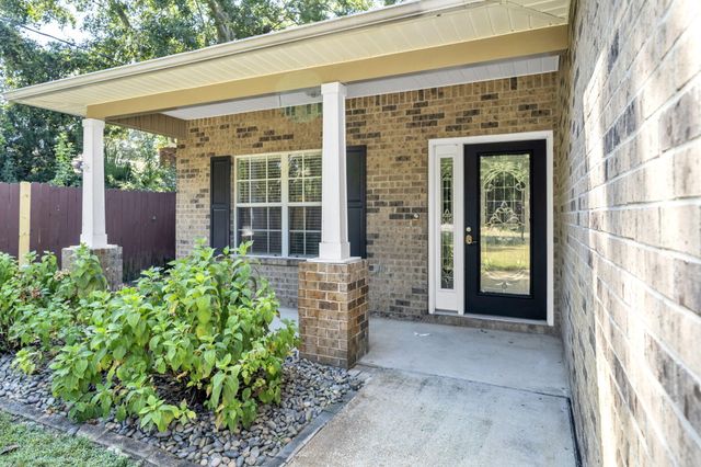 84 2Nd Avenue, Shalimar, FL 32579