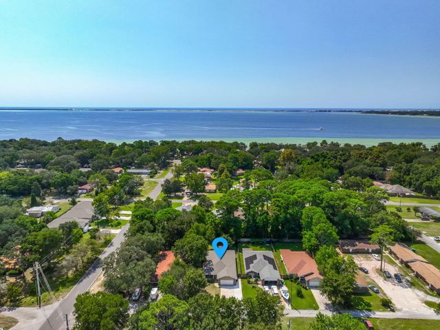 84 2Nd Avenue, Shalimar, FL 32579