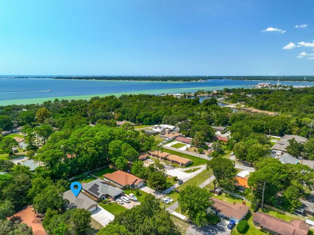 84 2Nd Avenue, Shalimar, FL 32579