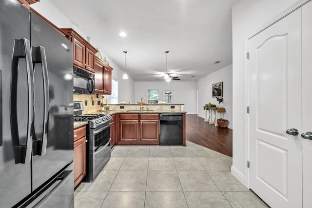 84 2Nd Avenue, Shalimar, FL 32579