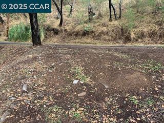 Mountain View Ave, Oakland, CA 94605
