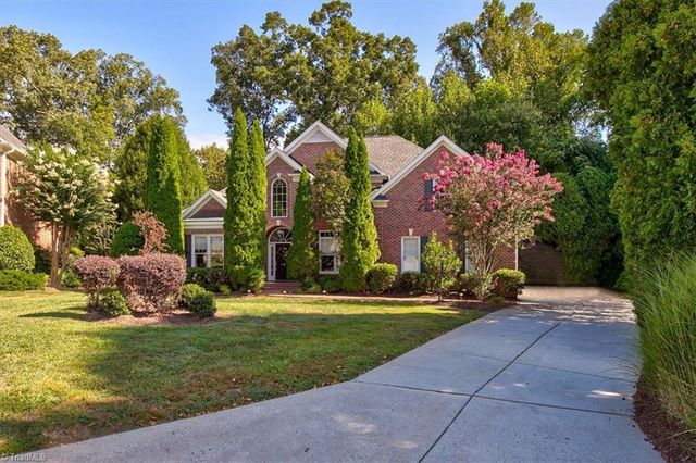 19 Middlefield Court, Greensboro, NC 27455