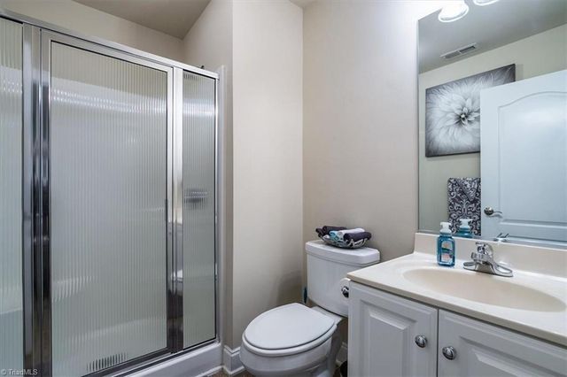 19 Middlefield Court, Greensboro, NC 27455