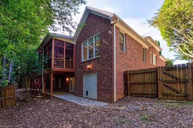 19 Middlefield Court, Greensboro, NC 27455