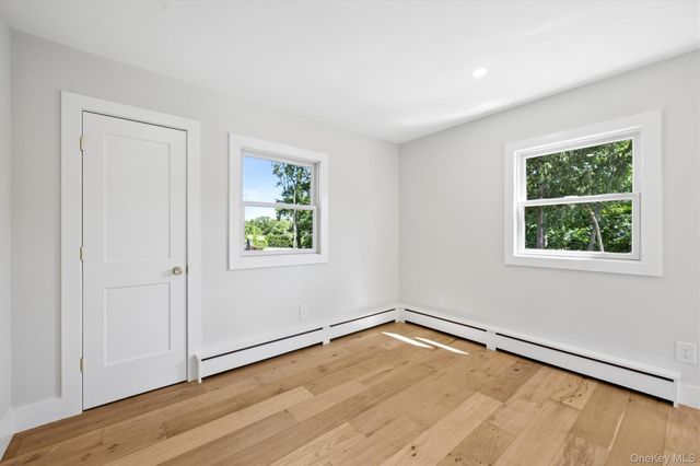 20 Camelia Place, Hauppauge, NY 11788