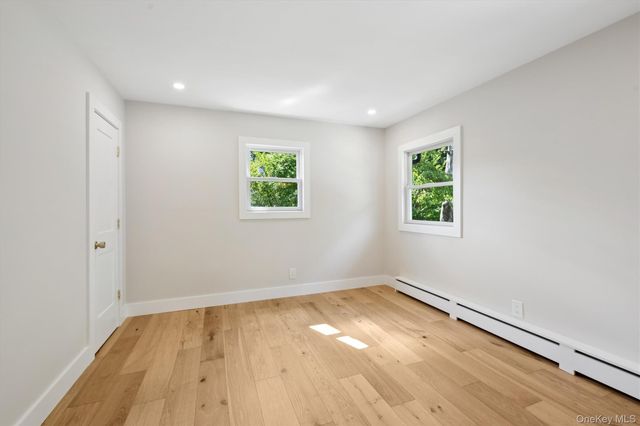 20 Camelia Place, Hauppauge, NY 11788