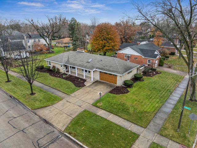 295 Ardmore Road, Des Plaines, IL 60016