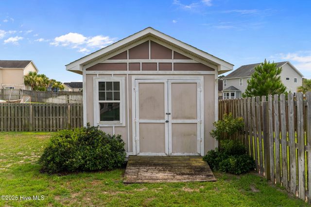 6929 Ontario Road, Wilmington, NC 28412