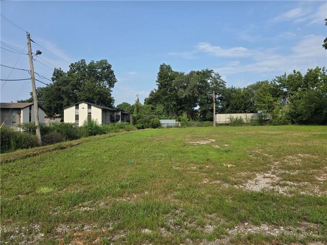 1206 S Woodland Avenue, Independence, MO 64050