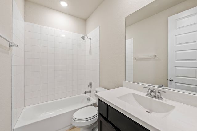 428 Country Meadows Boulevard, Waxahachie, TX 75165