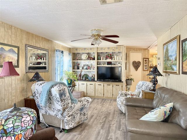 34642 SWEETPEA LANE LANE, Zephyrhills, FL 33541