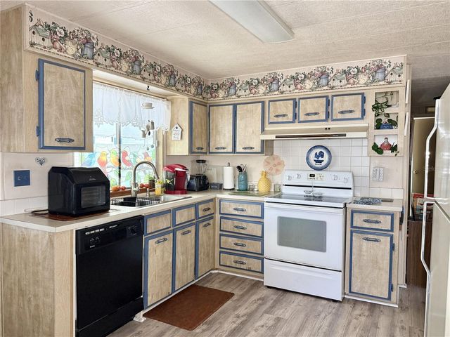 34642 SWEETPEA LANE LANE, Zephyrhills, FL 33541