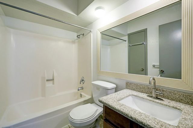 1906 Iron Ridge, Sugar Land, TX 77478