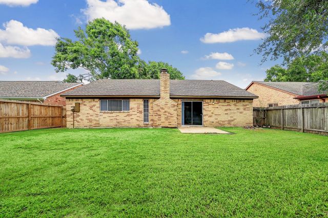 1906 Iron Ridge, Sugar Land, TX 77478