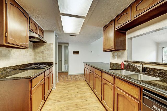 1906 Iron Ridge, Sugar Land, TX 77478