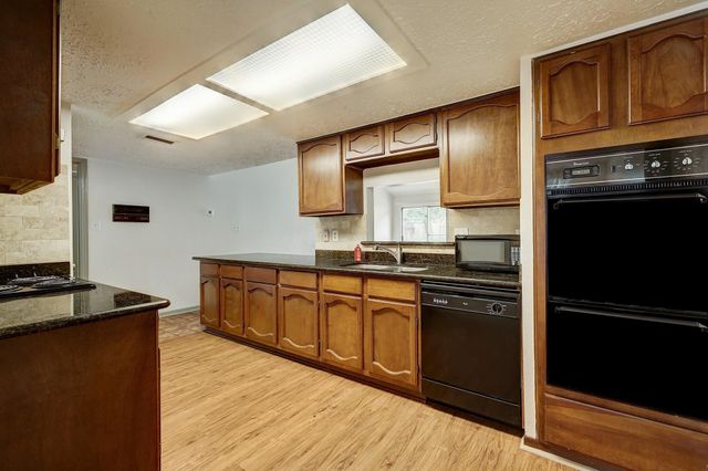 1906 Iron Ridge, Sugar Land, TX 77478