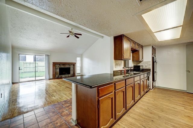 1906 Iron Ridge, Sugar Land, TX 77478