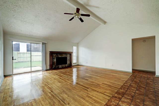 1906 Iron Ridge, Sugar Land, TX 77478