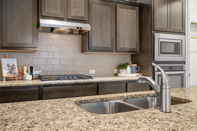 2204 Williston LOOP, Austin, TX 78748