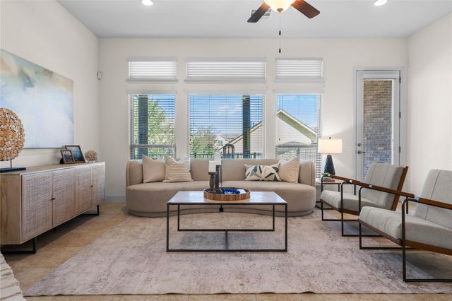 2204 Williston LOOP, Austin, TX 78748