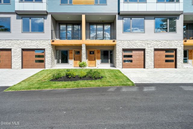 13 Footpath Way, Lake George, NY 12845