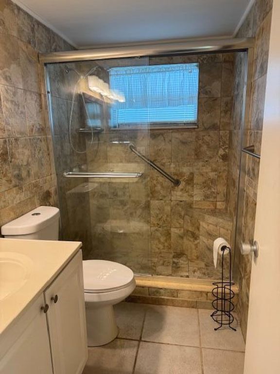 Image 13 of property listing at 349 Flanders H, Delray Beach, FL 33484