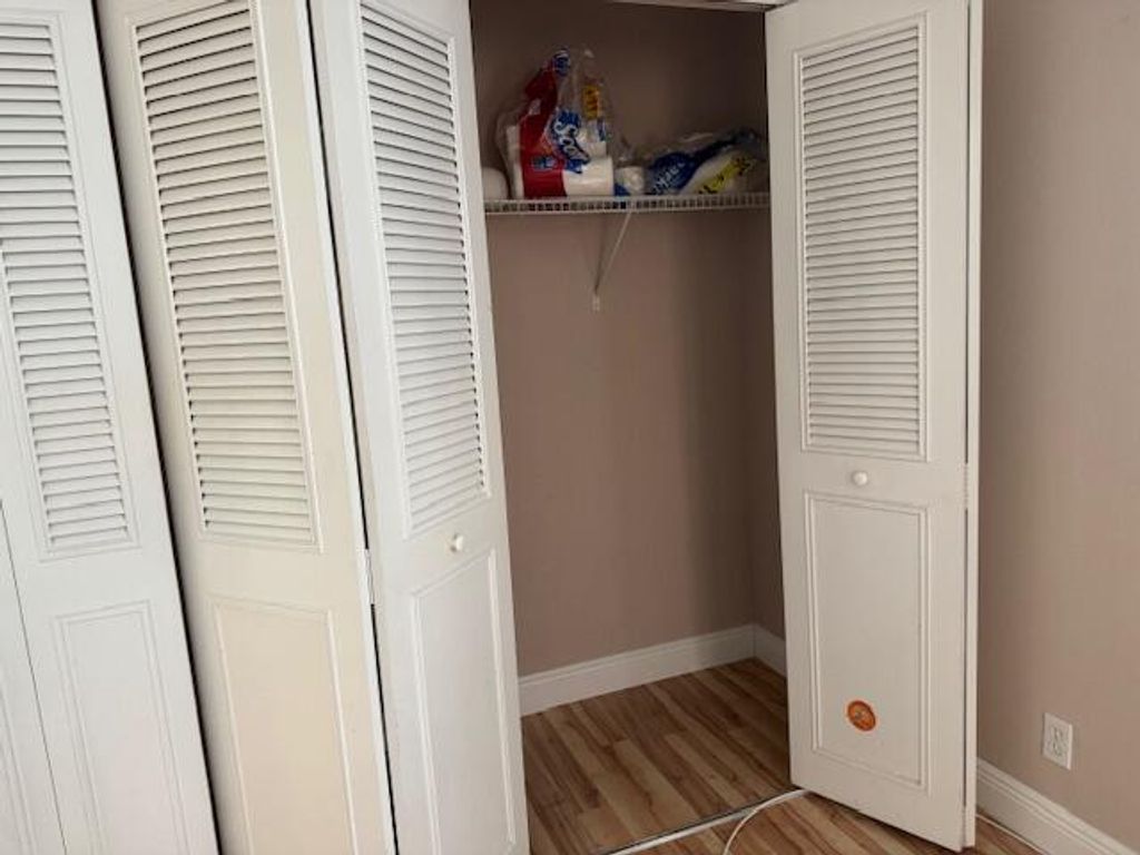 Image 18 of property listing at 349 Flanders H, Delray Beach, FL 33484