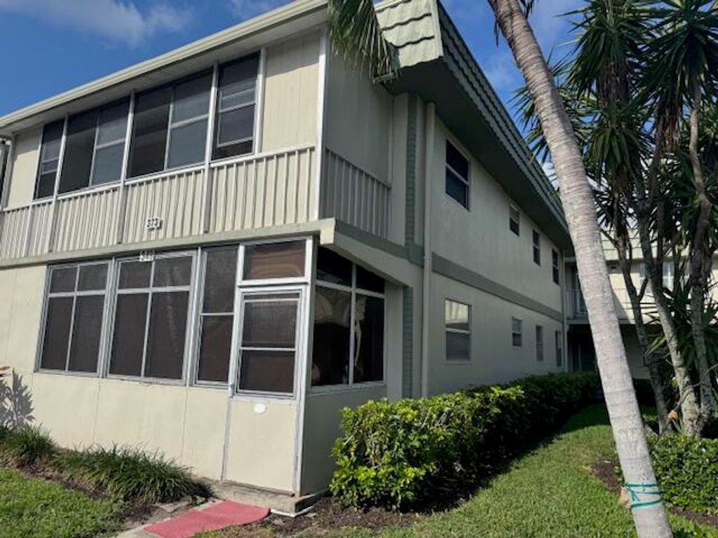 Image 25 of property listing at 349 Flanders H, Delray Beach, FL 33484