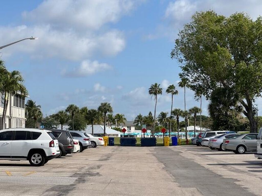 Image 26 of property listing at 349 Flanders H, Delray Beach, FL 33484