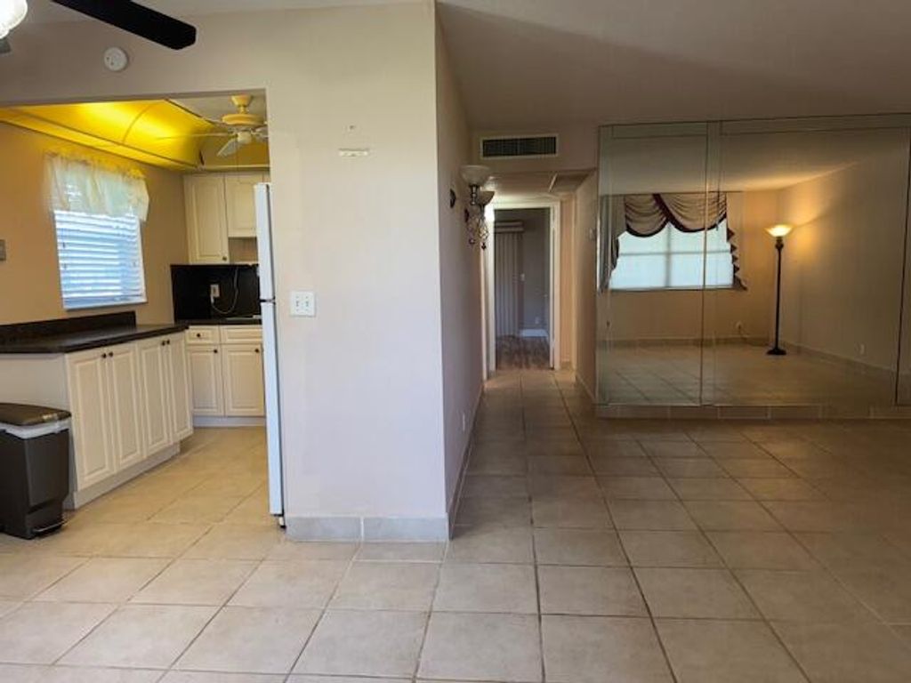 Image 7 of property listing at 349 Flanders H, Delray Beach, FL 33484