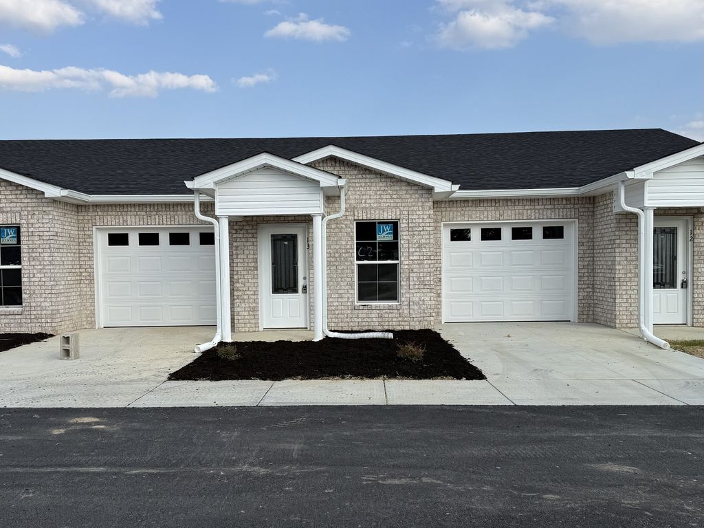 741 Kings Ln Apt A1, Tullahoma, TN 37388