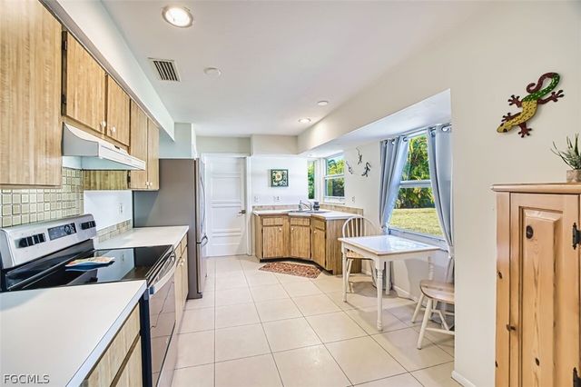 5417 Loyola LN, Fort Myers, FL 33908