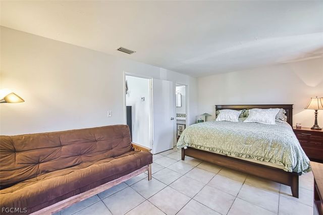 5417 Loyola LN, Fort Myers, FL 33908