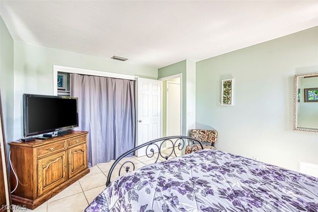 5417 Loyola LN, Fort Myers, FL 33908