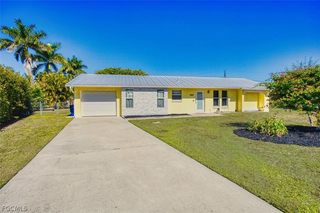 5417 Loyola LN, Fort Myers, FL 33908