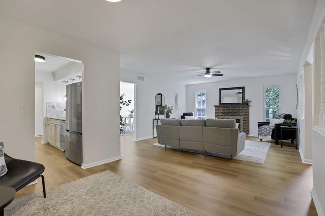 2160 Coach Road N, 9, Columbus, OH 43220