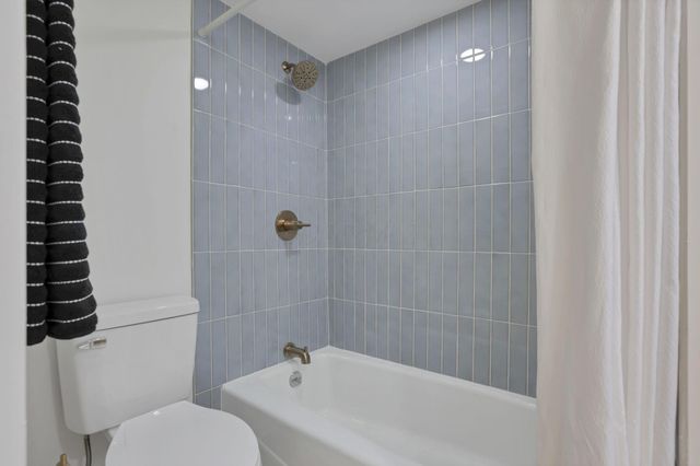2160 Coach Road N, 9, Columbus, OH 43220
