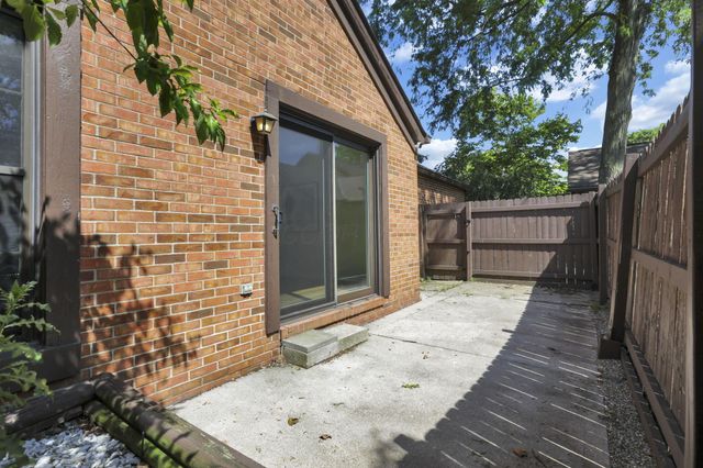 2160 Coach Road N, 9, Columbus, OH 43220