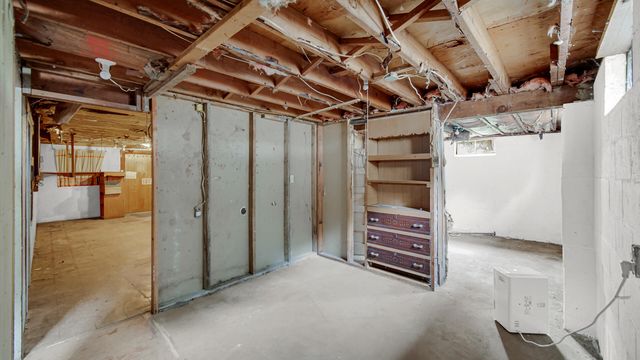 1244 E 1000 N, La Porte, IN 46350