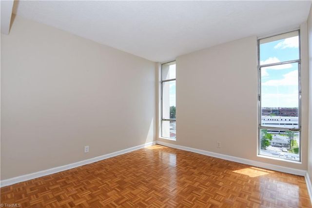 1101 N Elm Street 906, Greensboro, NC 27401