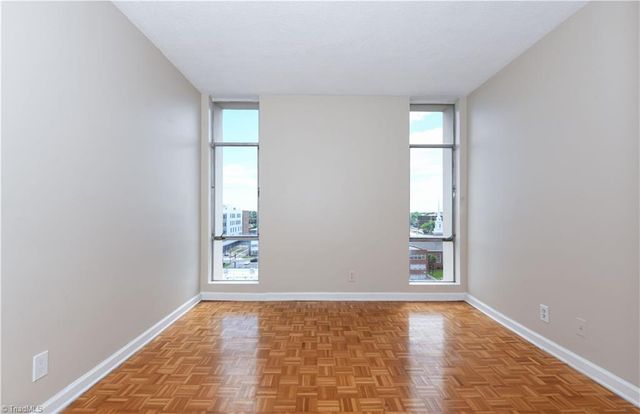 1101 N Elm Street 906, Greensboro, NC 27401